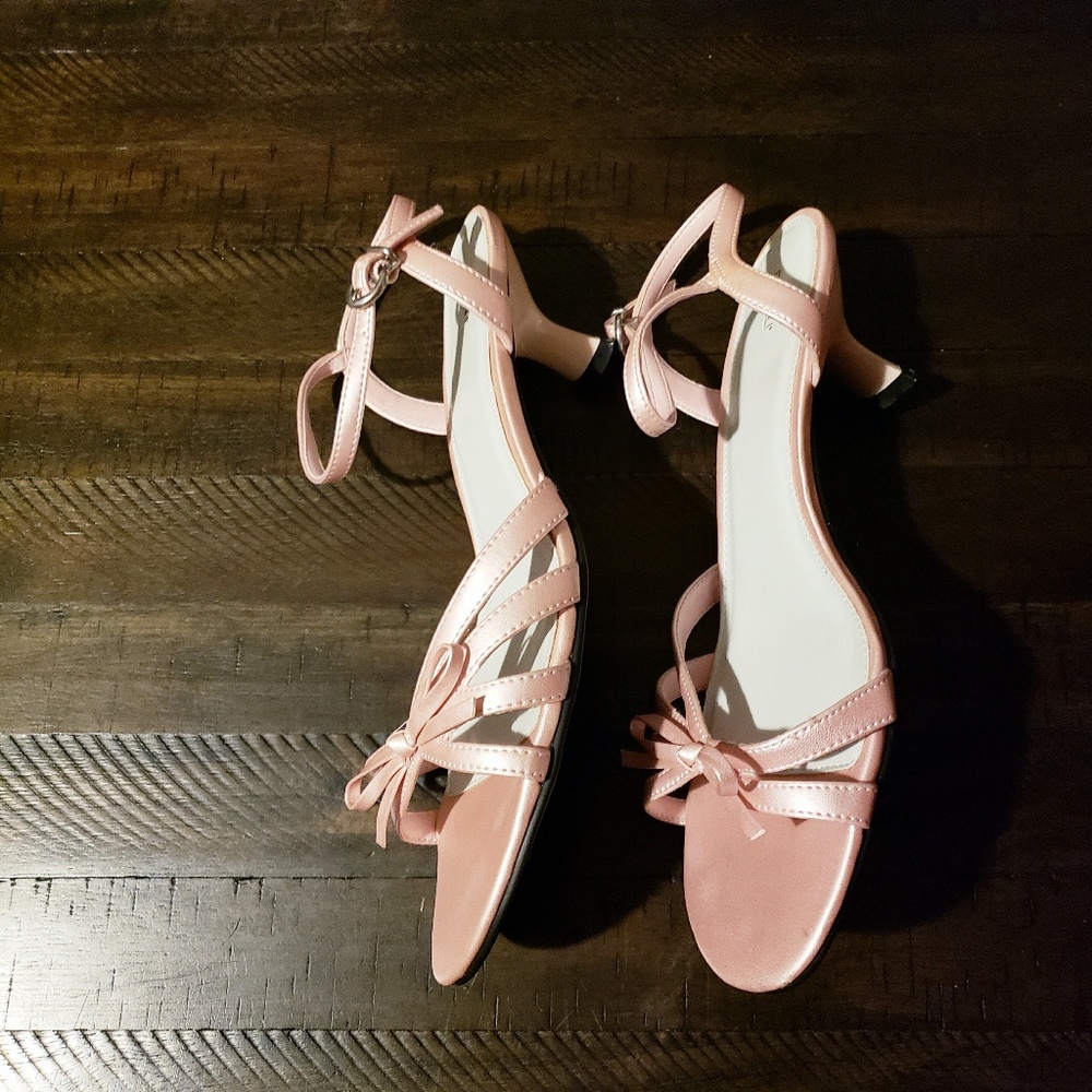 Fionr Pink 1 1/2 inch Heels for Woman Size Eight